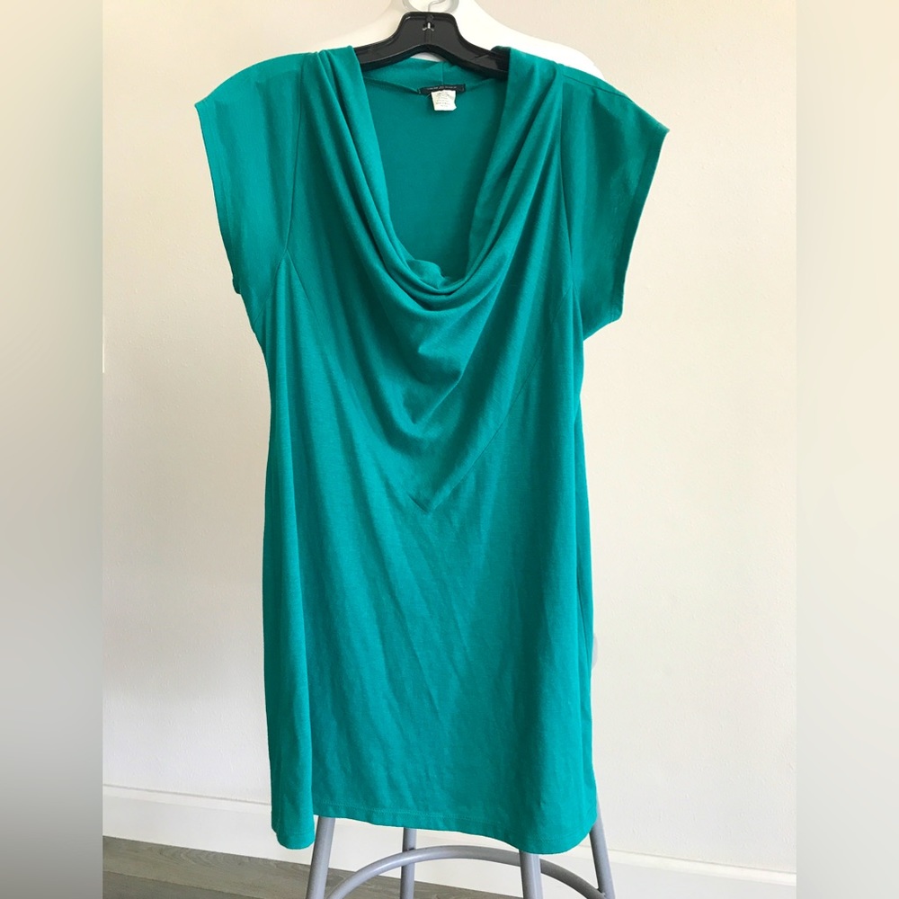 Green Short Sleeve Cowl Neck Dress 👗